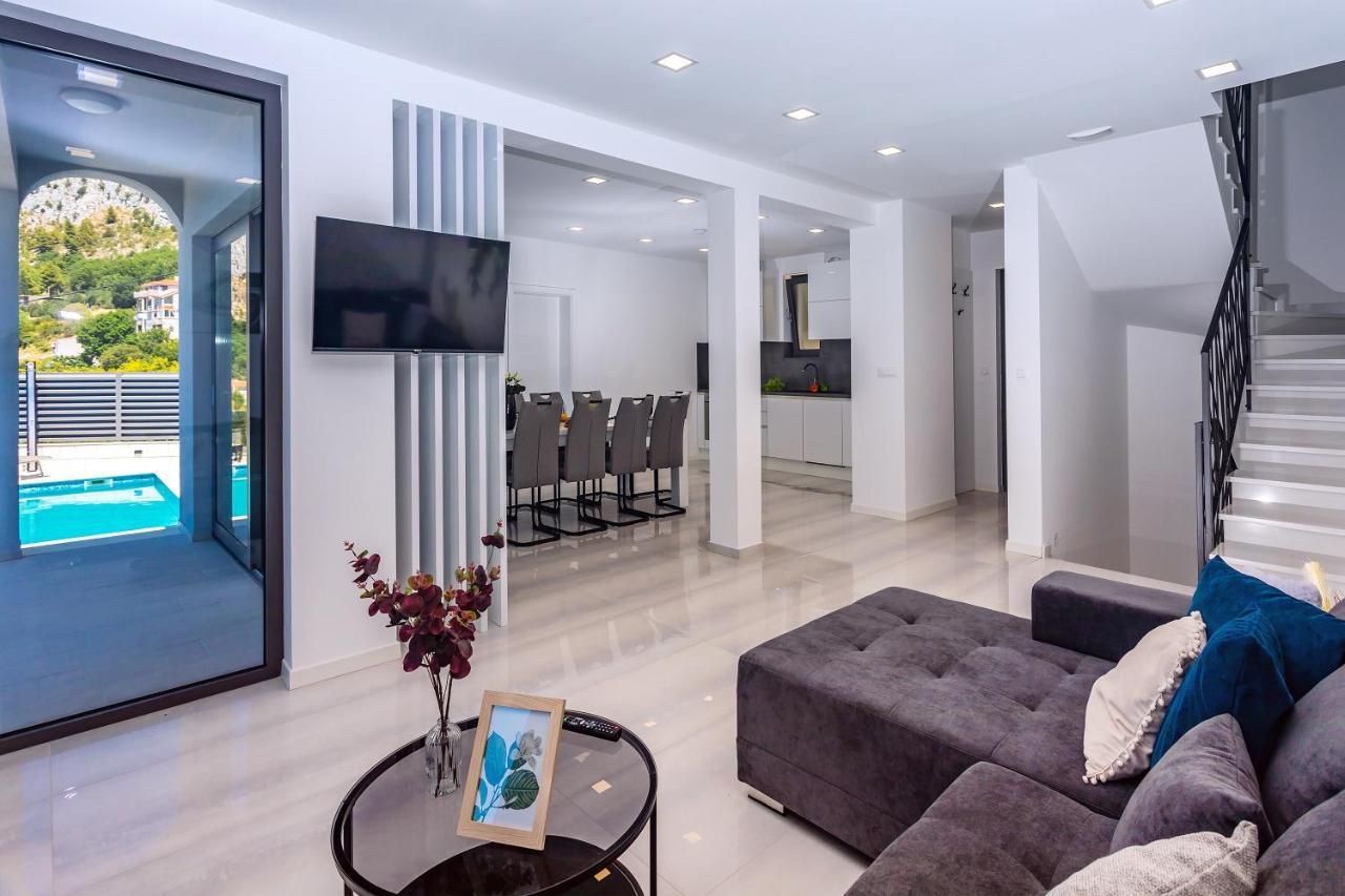Villa Belvedere With Heated Pool, Billiards, Media Room, Sea Views,10 Pax Omis Exterior photo